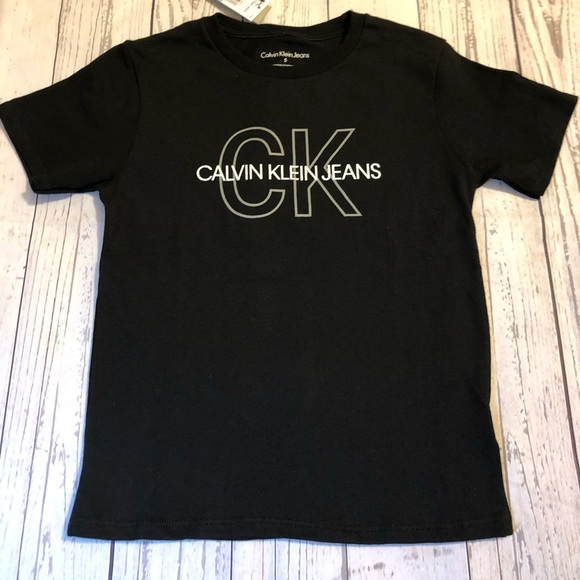 Calvin Klein| Boys T-Shirt bundle - Picture 5 of 6